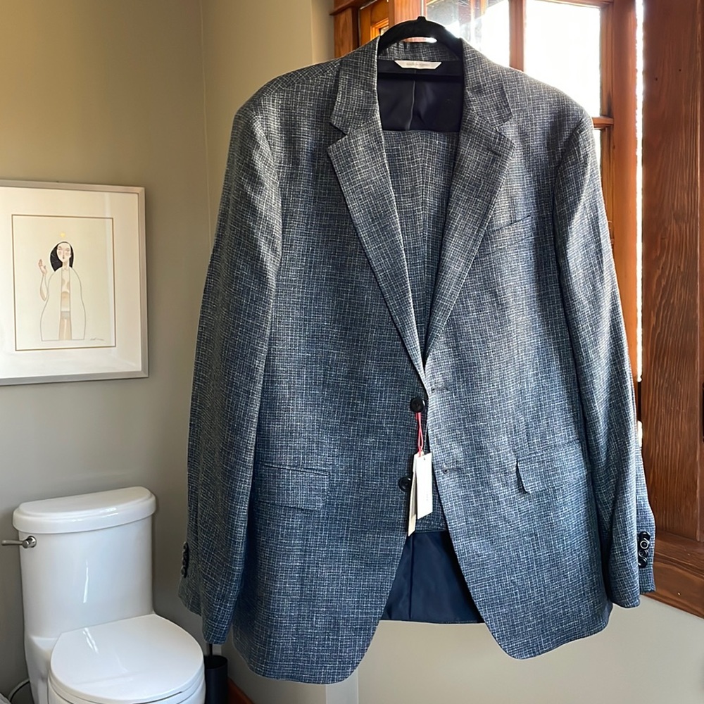 Men’s Banana Republic suit. Brand new with tags. Blue/grey tweed.